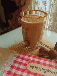 عکسی از دستور میلک شیک خرما و نارگیل