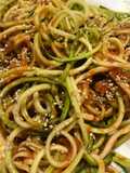 Spaghetti di zucchine con ragù di lenticchie