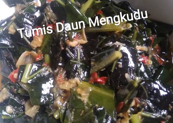 Cara Memasak Tumis Daun Mengkudu Wajib Dicoba