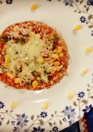 પિઝા (Pizza Recipe in Gujarati) રેસીપી મુખ્ય ફોટો
