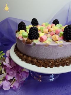 Una foto de Tarta helada de moras y marshmallows!!!