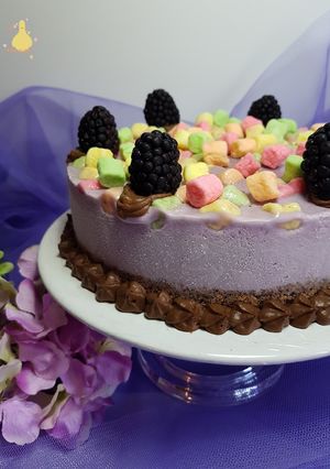 Una foto de Tarta helada de moras y marshmallows!!!