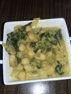 Una foto de Garbanzos con espinacas (plato vegano)