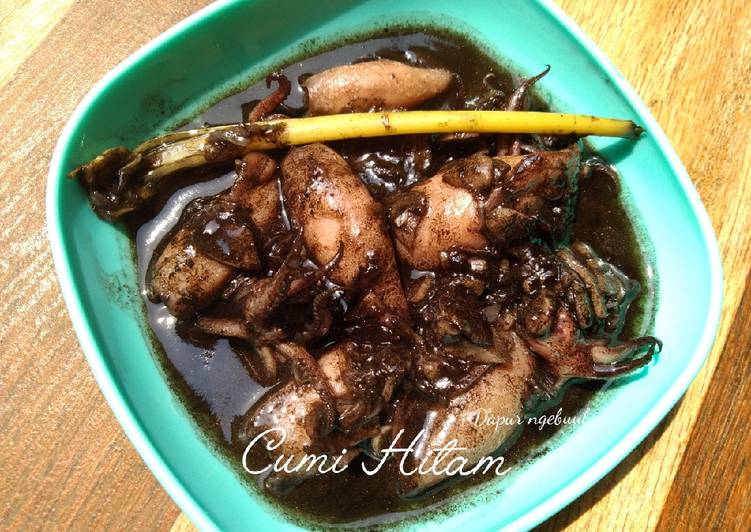Proses Membuat Cumi Hitam Lezat