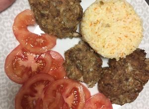 Una foto de Croquetas de Jurel con arroz y Tomate