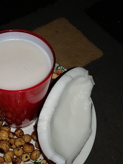 A picture of Tiger nut and coconut drink (kunun aya).