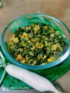 मूली के पत्ते की सब्जी (mooli ke patto ki sabzi recipe in Hindi) रेसिपी मुख्य फोटो