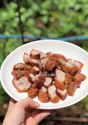 Hình của món Thịt heo quay giòn bì không lò nướng.