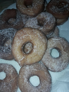 Una foto de Rosquitas o donuts fáciles🍩
