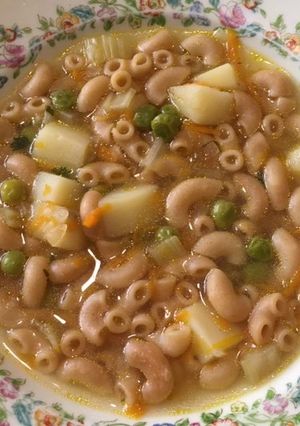 Una foto de Sopa de pasta con verduras