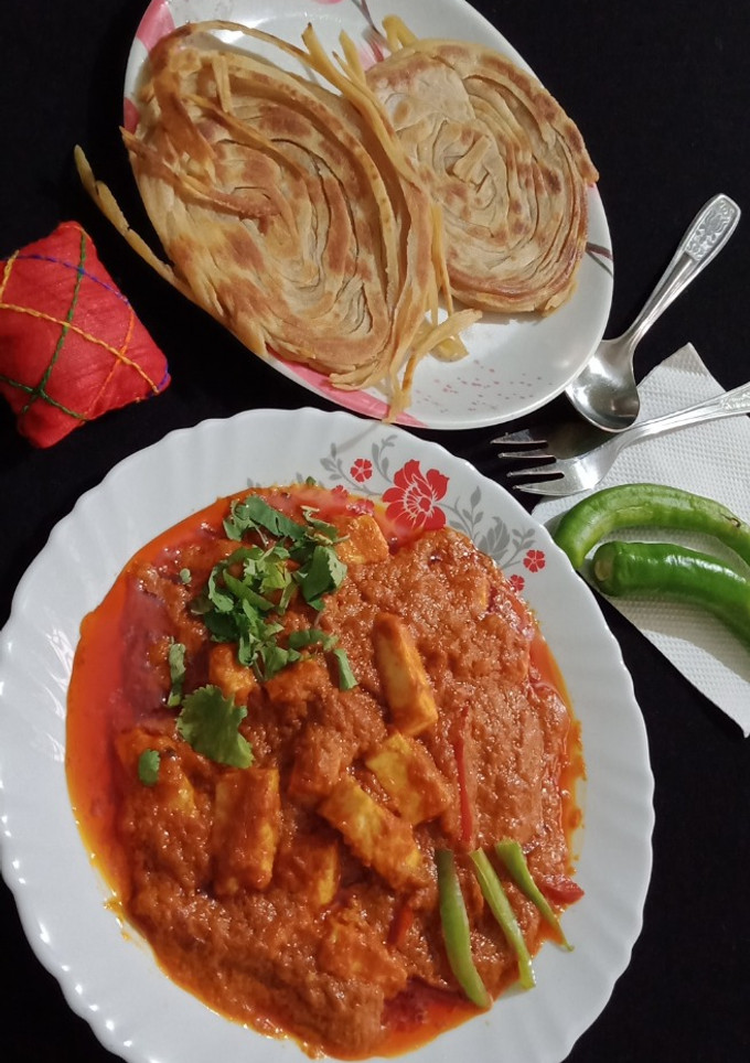 પટિયાલા પનીર વિથ લછા પરાઠા રેસીપી મુખ્ય ફોટો