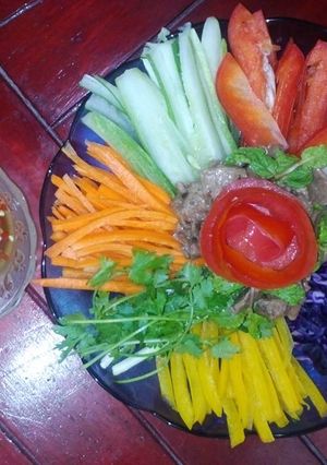 Hình của món Món nộm (gỏi) bò đầy màu sắc, gia tăng hương vị cho cuộc sống.