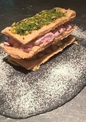 Millefeuille, étcsokoládé és cékla krémmel recept fotója