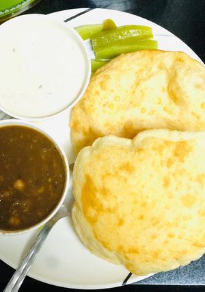 A picture of My Favourite- CHOLE BHATURE (indian).