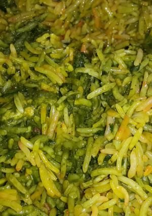 A picture of Chicken Hariyali Pulao.