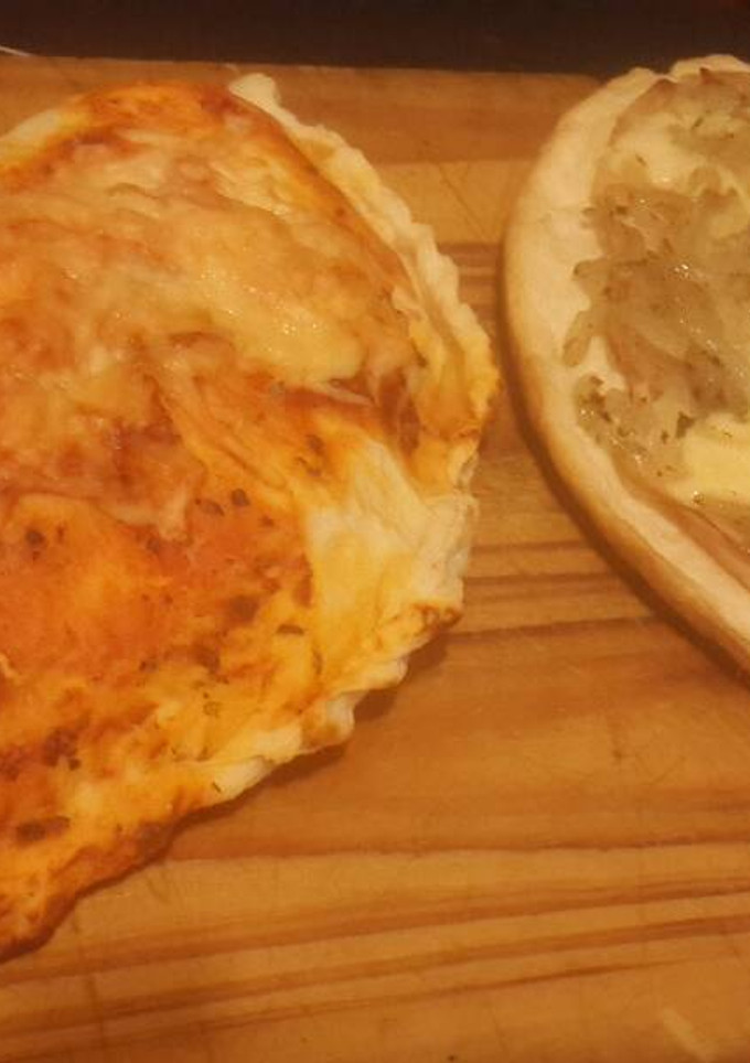 Una foto de Pizza rellena ! 😊