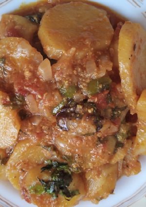 A picture of Dahi aloo.