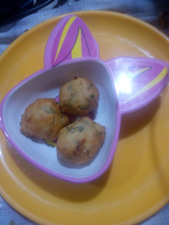 நவராத்திரி ஸ்பெஷல் உளுந்து போண்டா (Ulunthu bonda recipe in tamil) செய்முறை முக்கிய புகைப்படம்