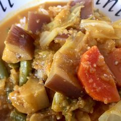A picture of Vegetable Curry with Salted Fish and Pineapple.