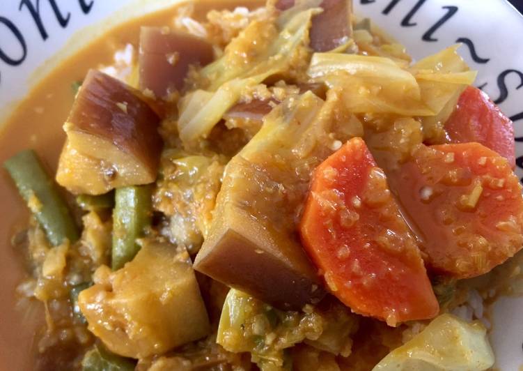 Recipe of Quick Vegetable Curry with Salted Fish and Pineapple