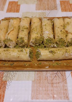 Foto di Cannoli di parmigiano con mousse di mortadella