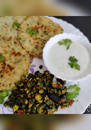 ફરાળી પ્લેટર (Farali Platter Recipe In Gujarati) રેસીપી મુખ્ય ફોટો