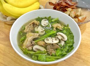 Hình của món Canh Gà Nấu Tần Ô Nấm Mỡ.