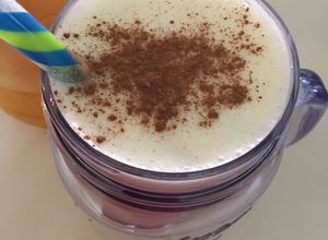 Una foto de Batido de Banana y Melocoton - sin Lactosa (smoothie)