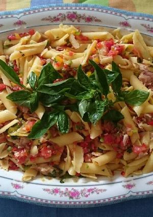 Una foto de Ensalada de atún primavera