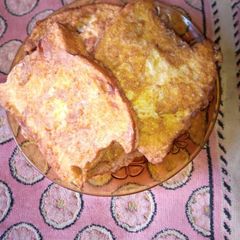 A picture of Soyayen bread da egg.
