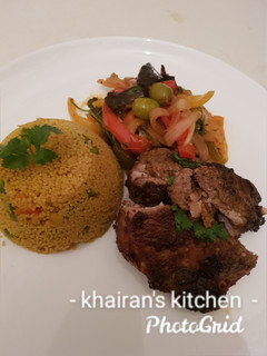 Couscous and livers sauce ainihin hoton girkin