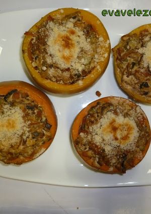 Foto principal de Calabaza rellena de verduras y tofu