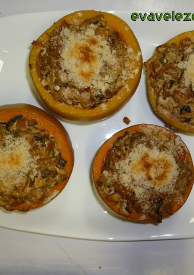 Una foto de Calabaza rellena de verduras y tofu