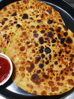 ,જીની ઢોસા સ્ટાઈલ પરાઠા (Jini Dosa Style Paratha Recipe In Gujarati) રેસીપી મુખ્ય ફોટો