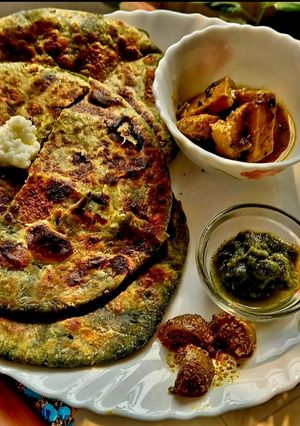 पालक पनीर पराठा रेसिपी मुख्य फोटो