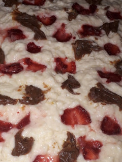 Una foto de Tarta de fresas y dulce de leche