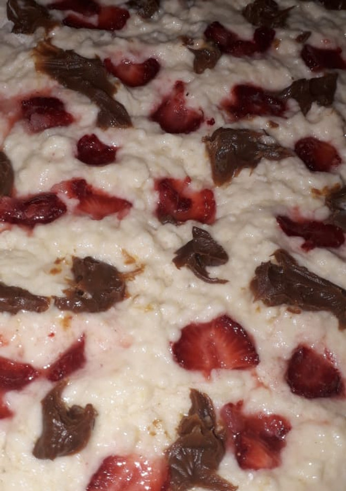 Una foto de Tarta de fresas y dulce de leche