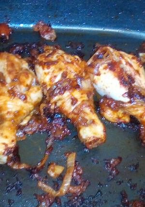 A picture of BBQ chicken wings.