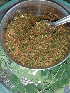 முருங்கைக் கீரை பொடி (Murunkai keerai podi recipe in tamil) செய்முறை முக்கிய புகைப்படம்