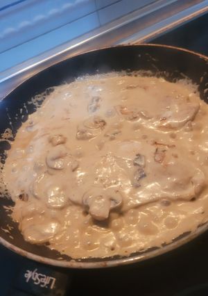 Una foto de Pollo carbonara