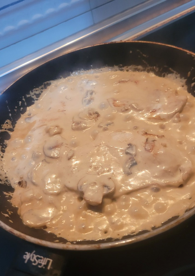 Una foto de Pollo carbonara