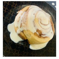 A picture of Caramel cinnamon rolls.