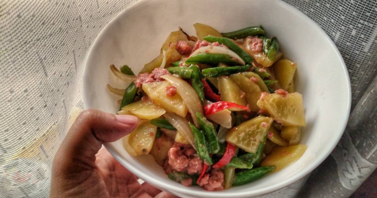 Potato Green Beans and Corned Beef Stir Fry Recipe by Iskan Detia