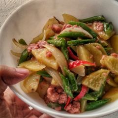 A picture of Potato Green Beans and Corned Beef Stir Fry.