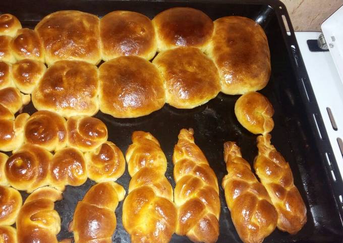 Recipe of Jamie Oliver Buns, croissant