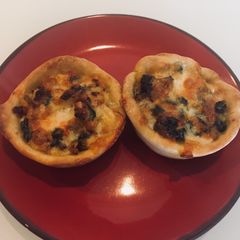 A picture of Chicken Pies.
