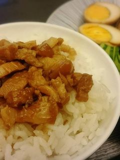 手切滷肉飯 的食譜成品照片