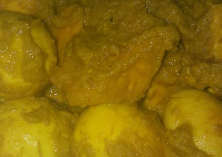 Bagaimana Menyiapkan Telur bumbu kuning yang Enak Banget