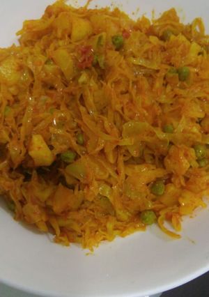 A picture of Cabbage & Green Peas Sabji.