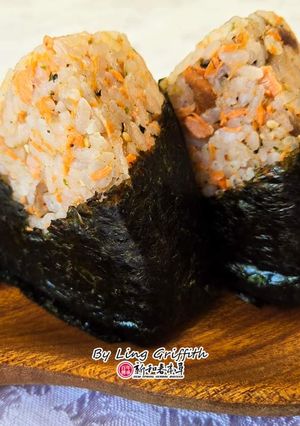 照燒鮭魚三角飯糰 的食譜成品照片